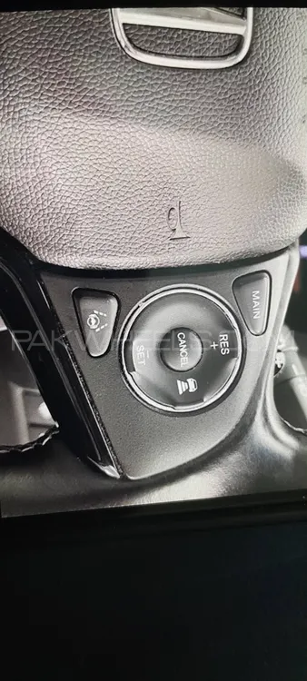 Honda Vezel 2015 for Sale in Abbottabad Honda Vezel 2015 for Sale in Abbottabad Image-1