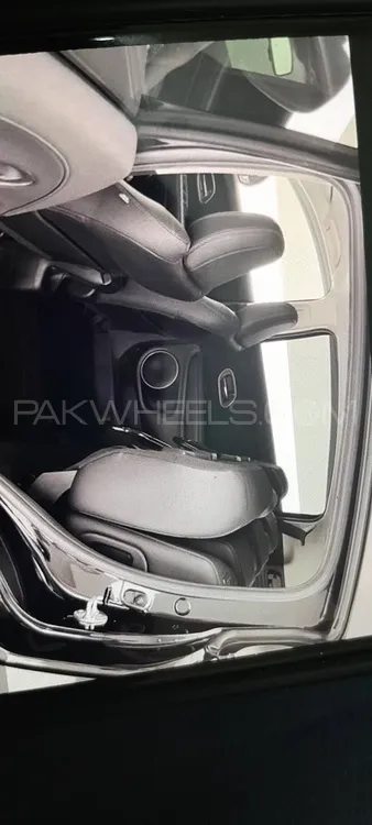 Honda Vezel 2015 for Sale in Abbottabad Honda Vezel 2015 for Sale in Abbottabad Image-2