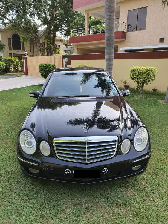 Mercedes Benz E Class 2004 for Sale in Lahore Image-1