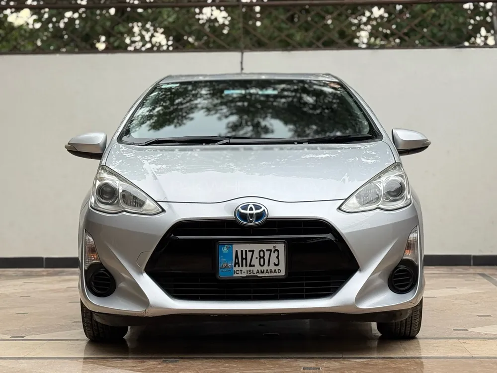 Toyota Aqua 2015 for Sale in Peshawar Image-1