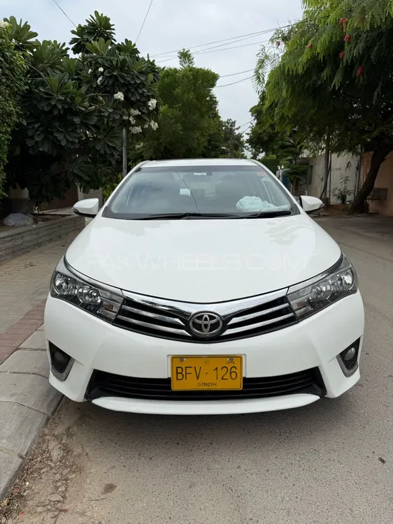 Toyota Corolla 2016 for Sale in Karachi Image-1