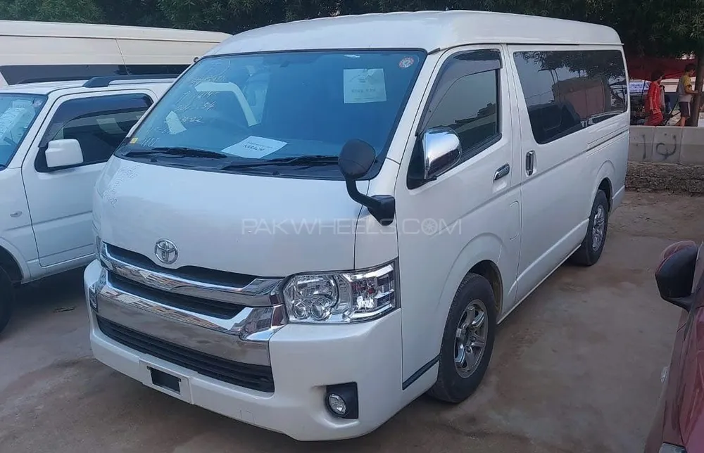 Toyota Hiace 2017 for Sale in Karachi Image-1