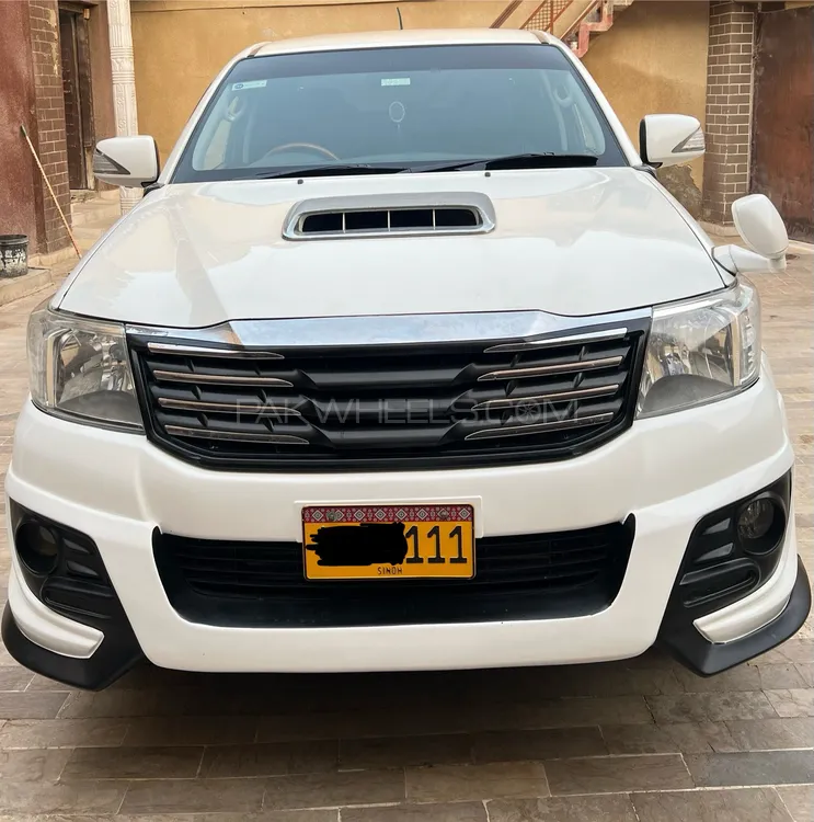 Toyota Hilux 2013 for Sale in Karachi Image-1