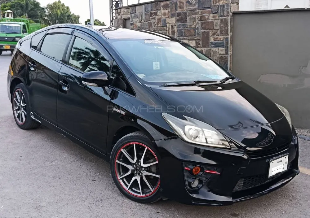 Toyota Prius 2013 for Sale in Islamabad Image-1