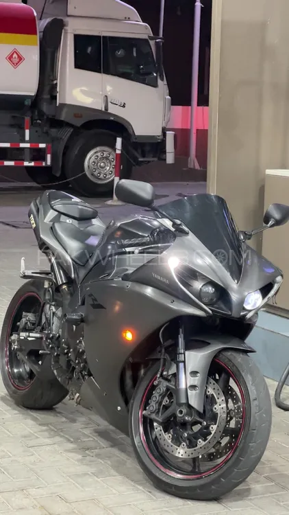 Yamaha YZF-R1 2013 for Sale Image-1