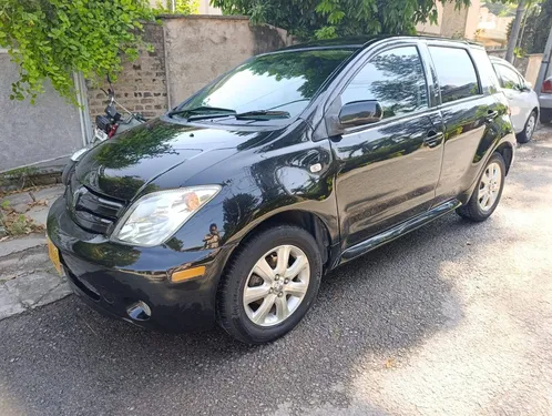 Toyota IST 1.3 F 2004