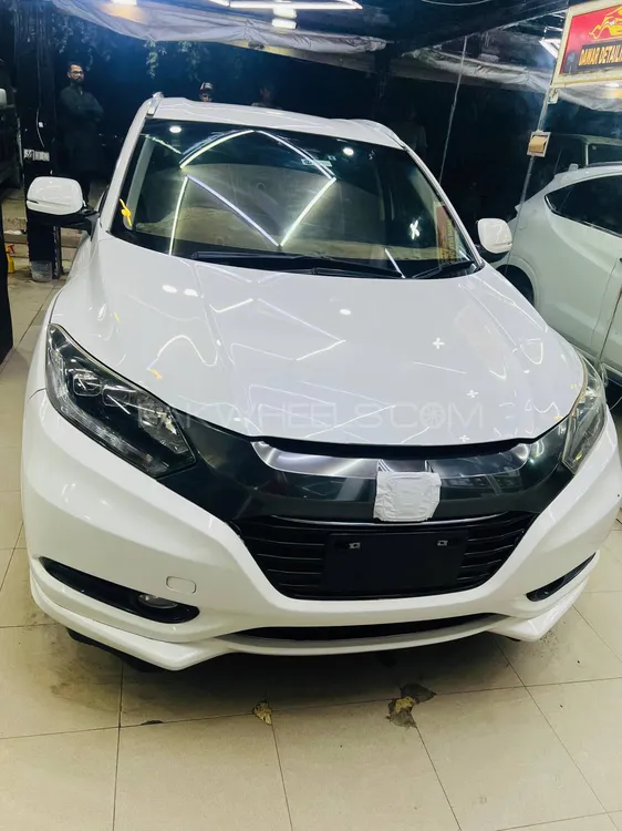 Honda Vezel 2015 for Sale in Karachi Image-1
