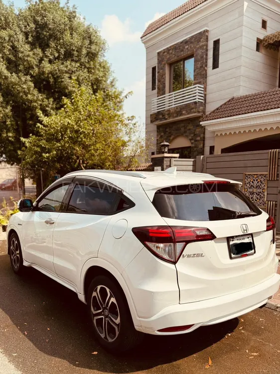 Honda Vezel 2015 for Sale in Lahore Image-1