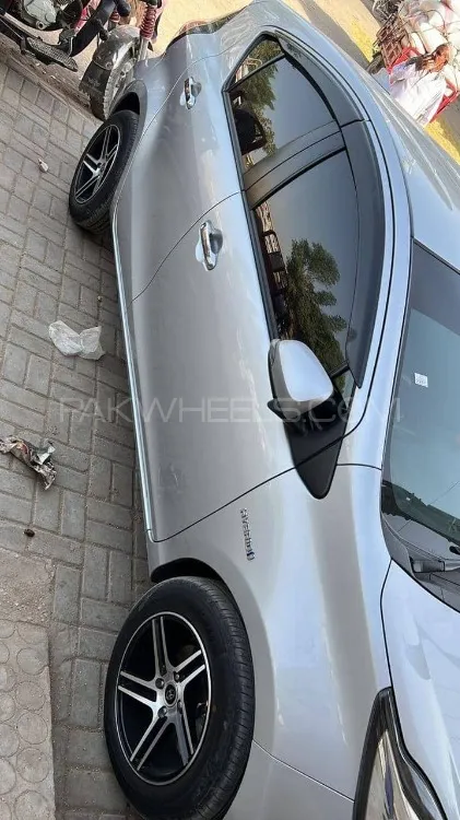 Toyota Aqua 2018 for Sale in Sukkur Toyota Aqua 2018 for Sale in Sukkur Image-2