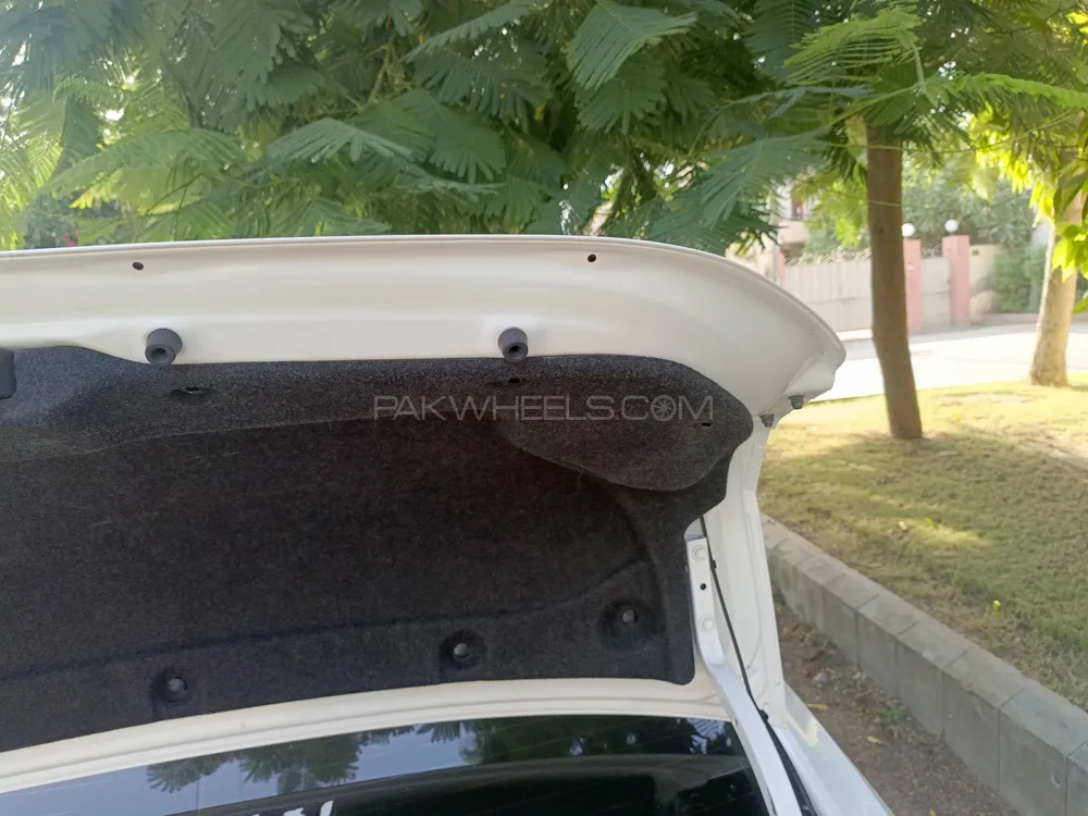 Toyota Corolla 2021 for Sale in Karachi Image-1