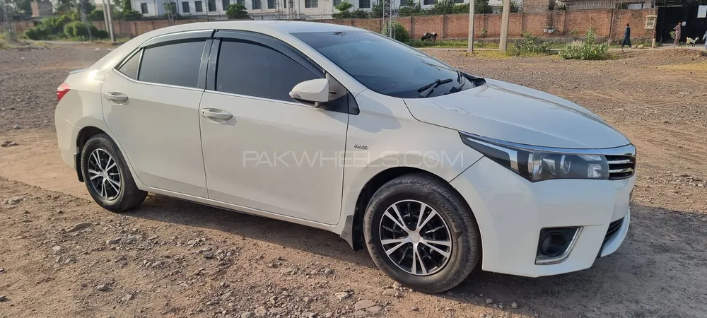 Toyota Corolla 2016 for Sale in Peshawar Image-1