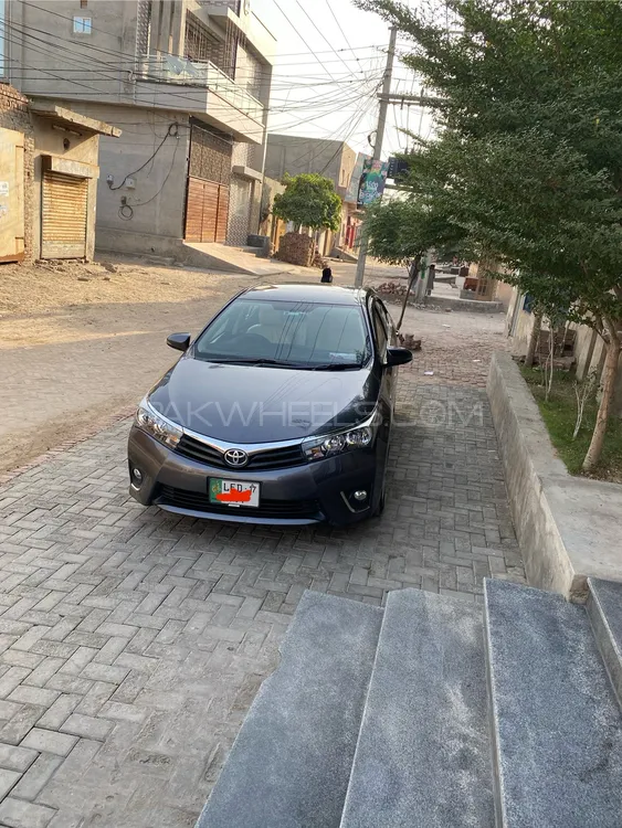 Toyota Corolla 2017 for Sale in Faisalabad Image-1