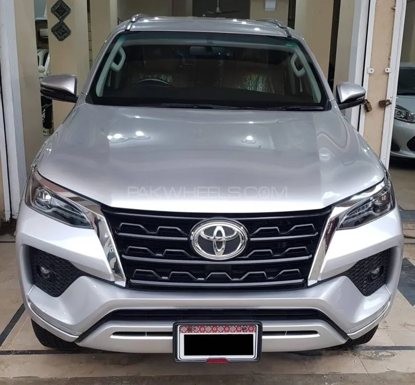 Toyota Fortuner 2023 for Sale in Karachi Image-1