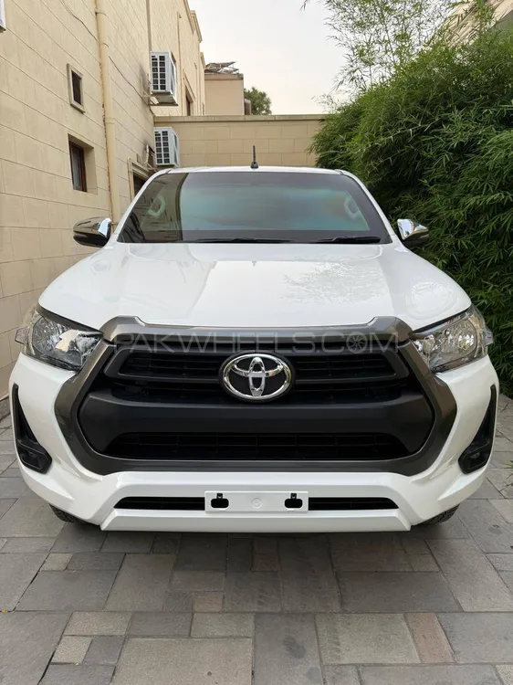 Toyota Hilux 2025 for Sale in Islamabad Image-1