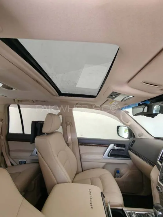 Toyota Land Cruiser 2021 for Sale in Islamabad Image-1
