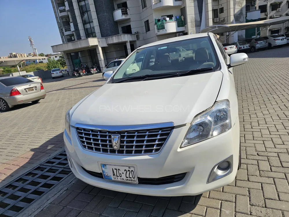 Toyota Premio 2011 for Sale in Islamabad Image-1