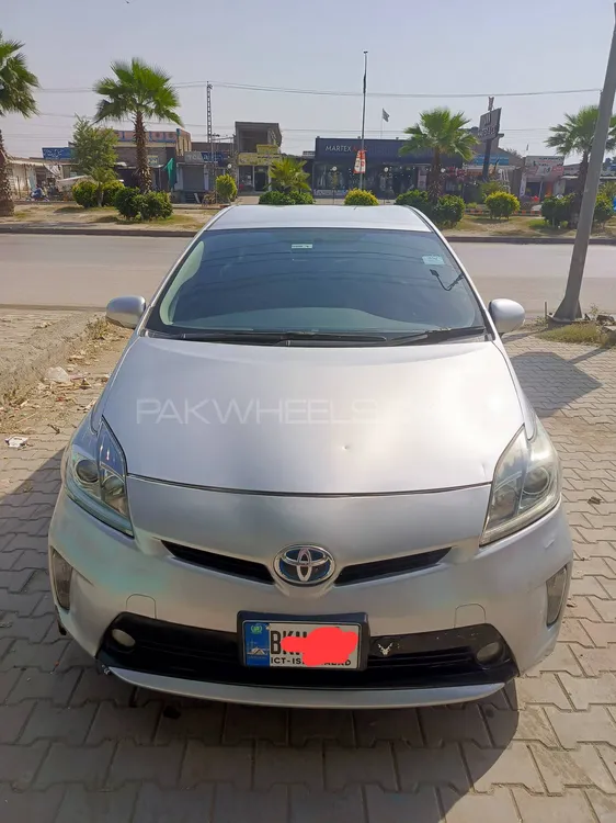 Toyota Prius 2013 for Sale in Nowshera Image-1