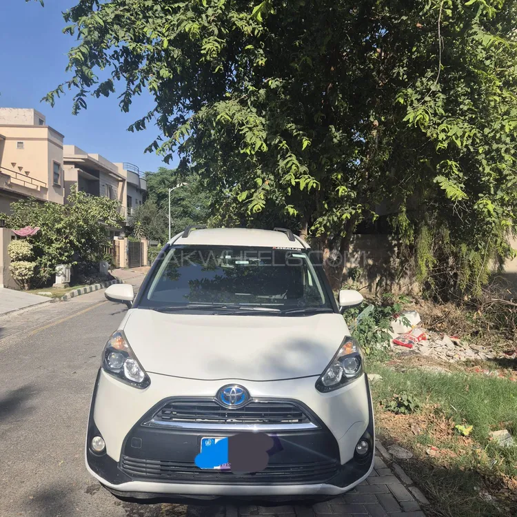 Toyota Sienta 2016 for Sale in Islamabad Image-1