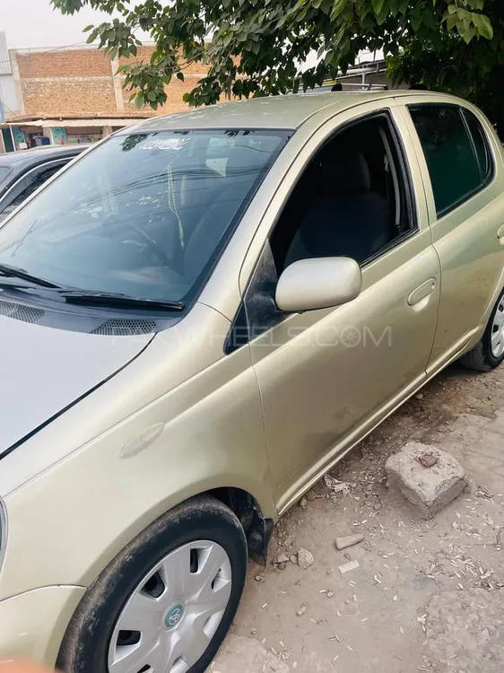 Toyota Vitz 2004 for Sale in Peshawar Image-1