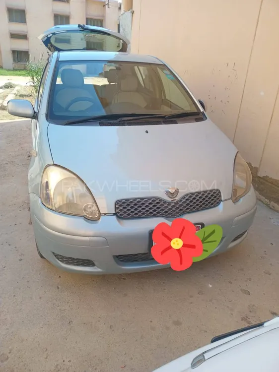 Toyota Vitz 2004 for Sale in Karachi Image-1