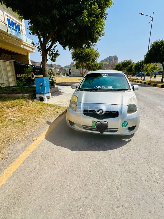 Toyota Vitz 2005 for Sale in Taxila Image-1