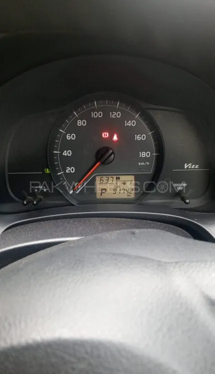 Toyota Vitz 2011 for Sale in Lahore Image-1