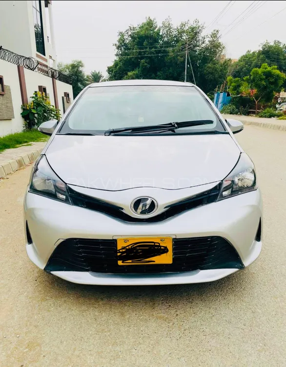 Toyota Vitz 2015 for Sale in Karachi Image-1