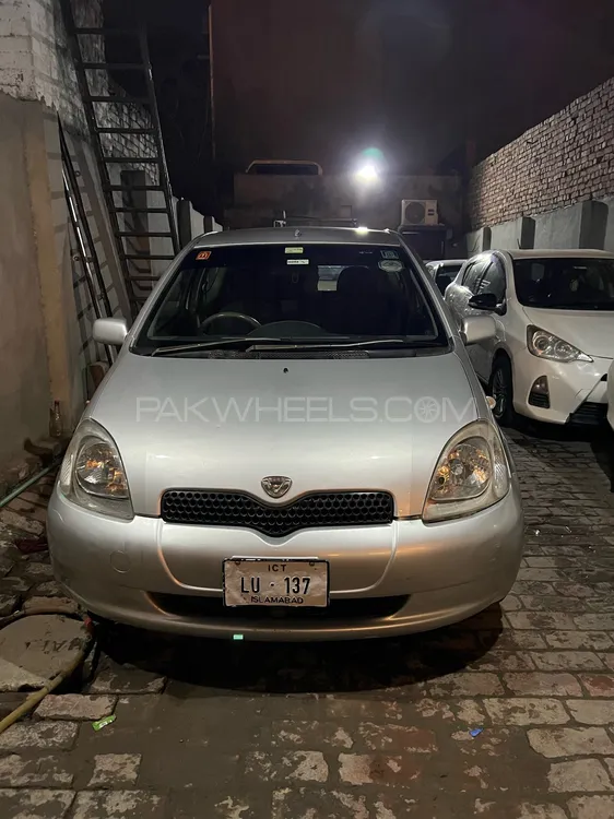 Toyota Vitz 2001 for Sale in Lahore Image-1