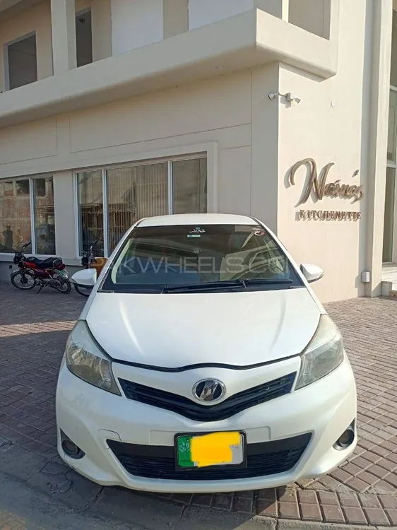 Toyota Vitz 2013 for Sale in Faisalabad Image-1
