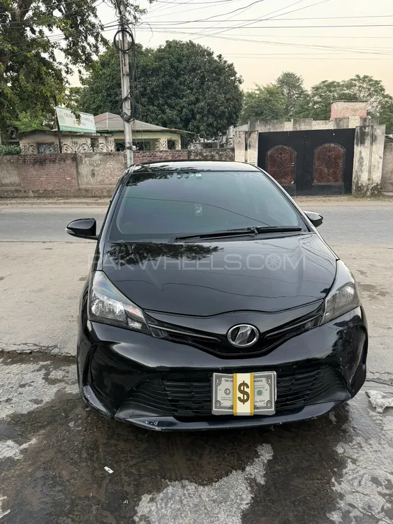 Toyota Vitz 2016 for Sale in Gujranwala Image-1