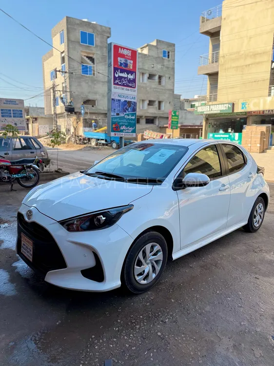 Toyota Yaris Hatchback 2021 for Sale in Mansehra Image-1