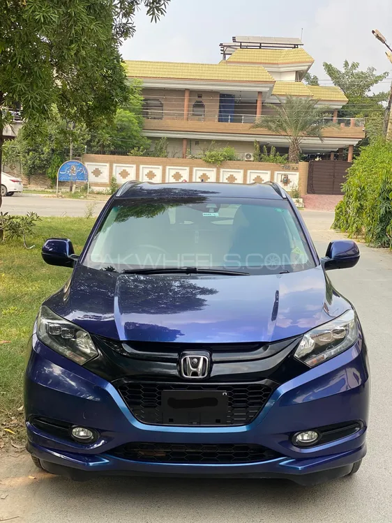Honda Vezel 2015 for Sale in Lahore Image-1