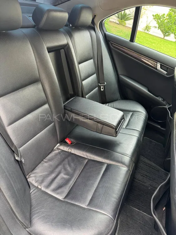 Mercedes Benz C Class 2009 for Sale in Islamabad Image-1
