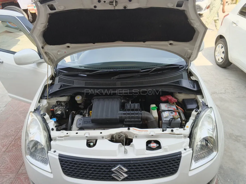 Suzuki Swift 2017 for Sale in Chakwal Image-1
