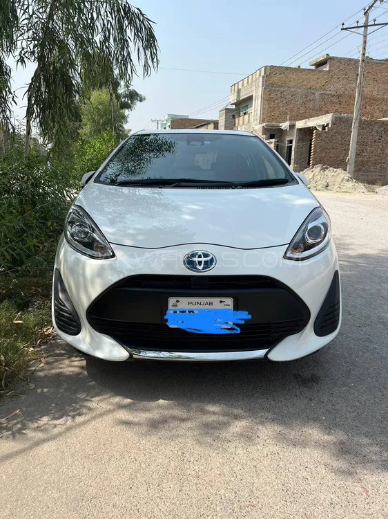 Toyota Aqua 2021 for Sale in Peshawar Image-1