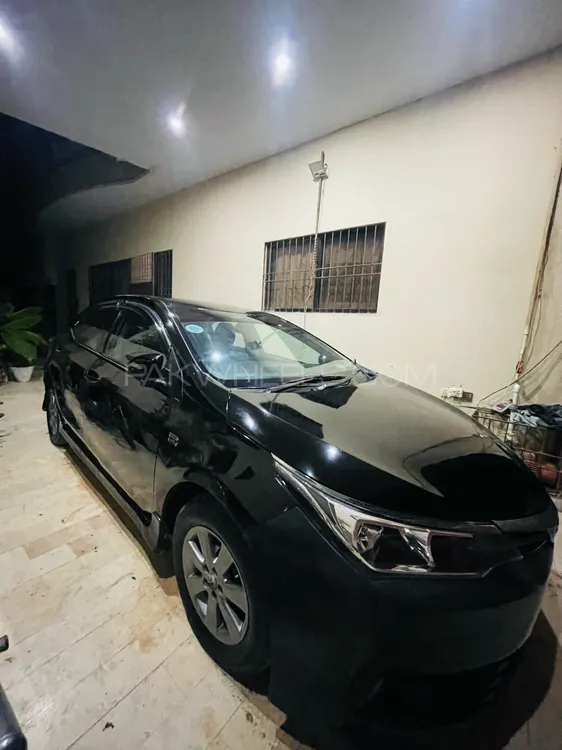 Toyota Corolla 2016 for Sale in Karachi Image-1