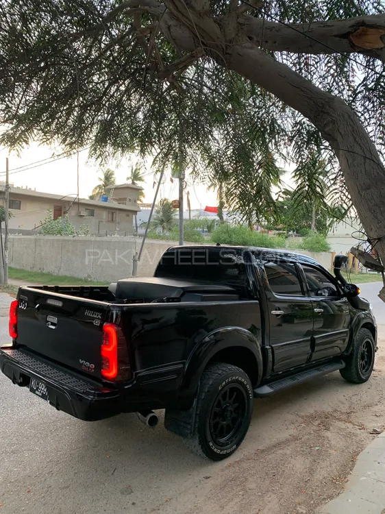 Toyota Hilux 2013 for Sale in Karachi Image-1