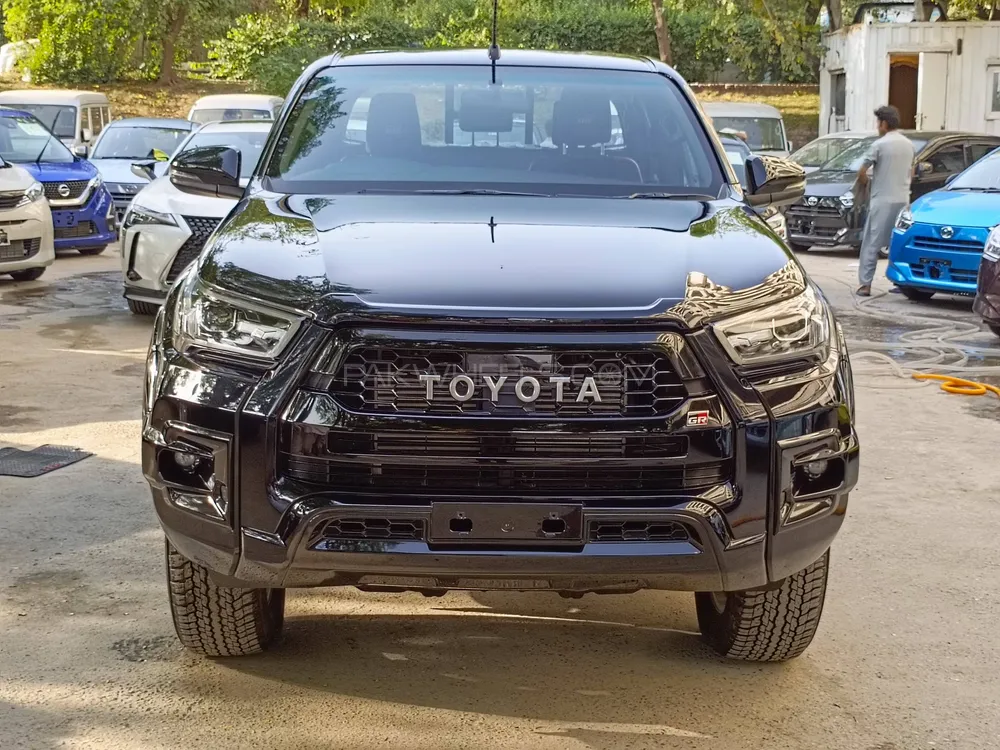 Toyota Hilux 2025 for Sale in Islamabad Image-1