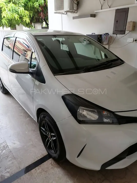 Toyota Vitz 2015 for Sale in Rawalpindi Image-1