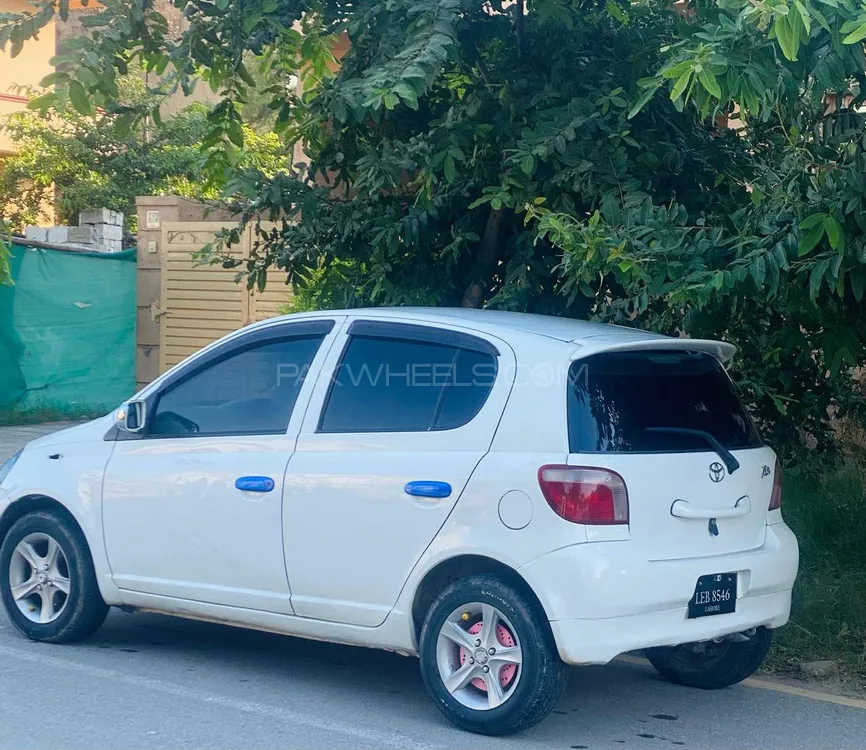 Toyota Vitz 2000 for Sale in Islamabad Image-1