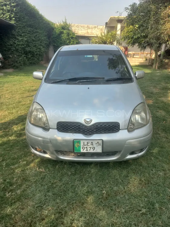 Toyota Vitz 2003 for Sale in Mardan Image-1