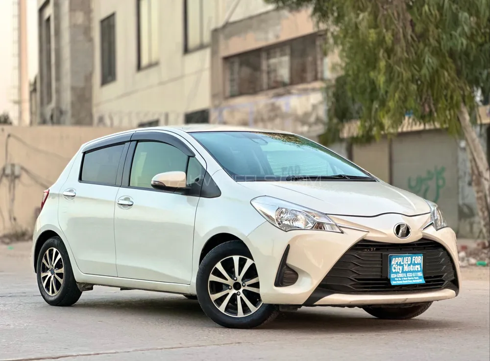 Toyota Vitz 2018 for Sale in Islamabad Image-1