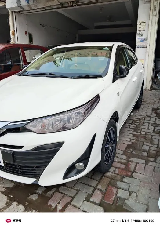 Toyota Yaris Sedan 2021 for Sale in Lahore Image-1