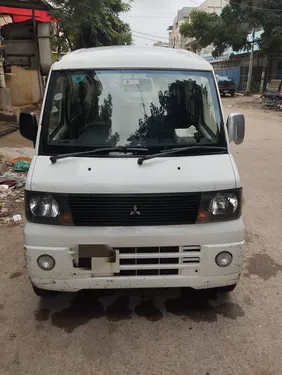 Mitsubishi Minica 2008