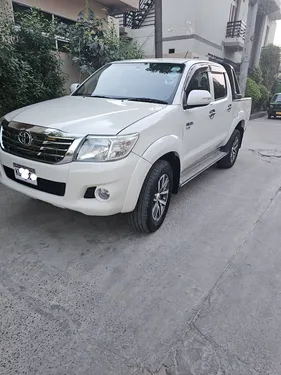 Toyota Hilux Vigo Champ V 2016