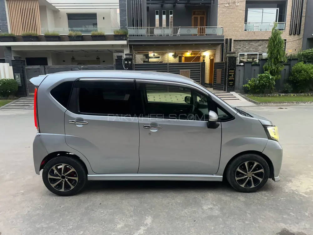 Daihatsu Move 2017 for Sale in Lahore Image-1