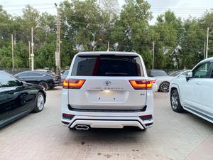 Toyota Land Cruiser ZX LC300 
3.5L Twin Turbo Petrol
Model: 2021
Mileage: 16,900 km 
Reg: 2025 khi 
 
*Heads up Display
*Fingerprint Start
*Rear Entertainment 
*Cool Box
*Beige Room 
*7 Seater 
*Back Autodoor 
*JBL Sound System

Calling and Visiting Hours

Monday to Saturday

11:00 AM to 7:00 PM