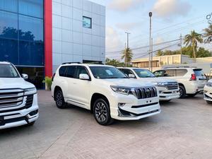 Prado TXL 2.7 petrol
Model: 2021
Mileage: 9,800 Km
Unregistered 
Fresh Import 

*Autofoot step 
*Leather & power Seats 
*Heating & cooling seats 
*Original TV + 4 Camera
*7 seater 
*Beige room
*Sunroof

Calling and Visiting Hours 

Monday to Saturday

11:00 AM to 7:00 PM