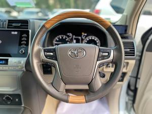 Prado TXL 2.7 petrol
Model: 2021
Mileage: 9,800 Km
Unregistered 
Fresh Import 

*Autofoot step 
*Leather & power Seats 
*Heating & cooling seats 
*Original TV + 4 Camera
*7 seater 
*Beige room
*Sunroof

Calling and Visiting Hours 

Monday to Saturday

11:00 AM to 7:00 PM
