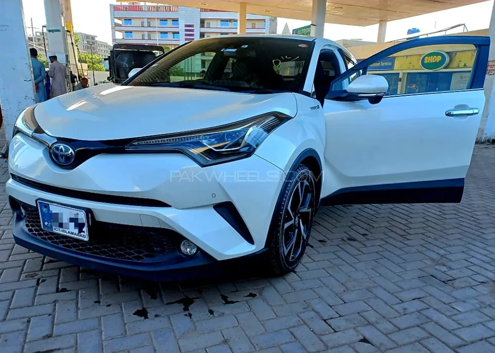 Toyota C-HR 2018 for Sale in Peshawar Image-1